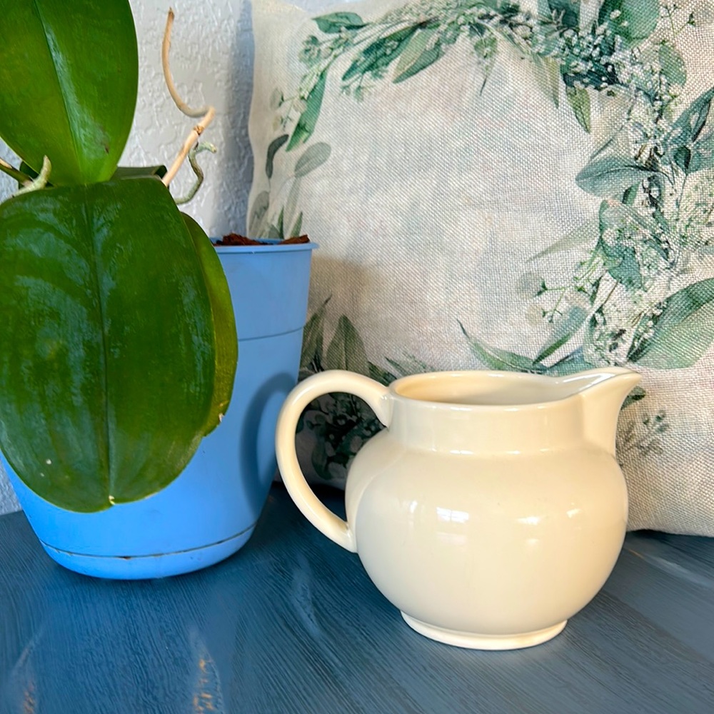 London Pottery Pale Butter Yellow Ceramic Pitcher. EUC.